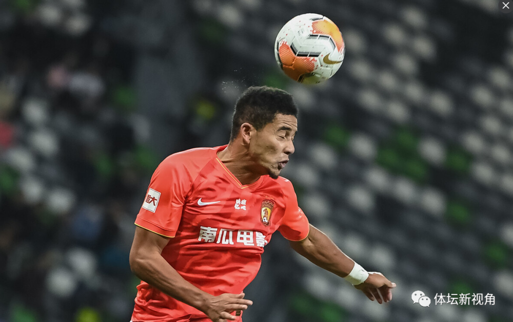 剑门雷霆队鏖战江畔金雕队，足球大奖赛爆冷，转换速度占优。外援联手发威(圣辉战队)-米乐官方入口