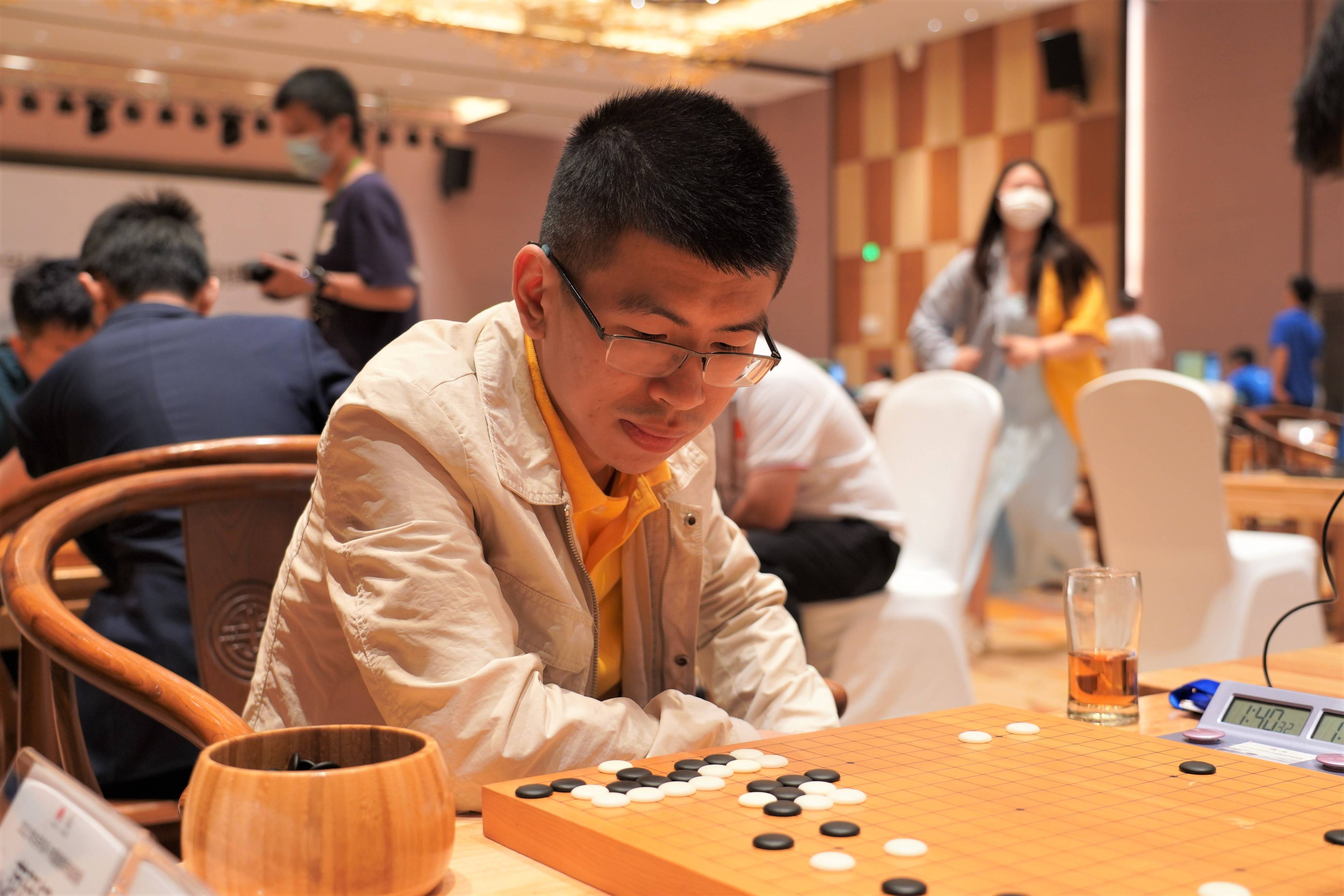 剑门雷霆队鏖战江畔金雕队,足球大奖赛爆冷,转换速度占优。外援联手发威(圣辉战队)-米乐官方入口