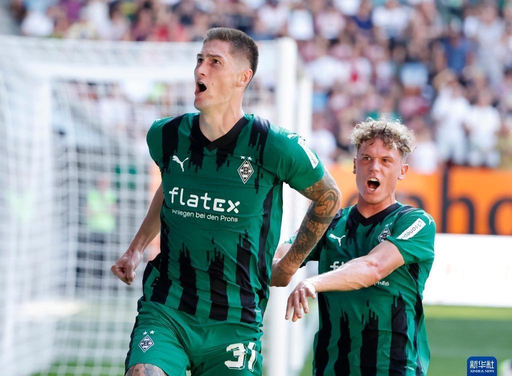 赛前门兴格拉德巴赫远射贴柱——欧超杯节点到来,气氛紧张,团队化学反应显著(历届欧超杯决赛比分)-米乐官方网站