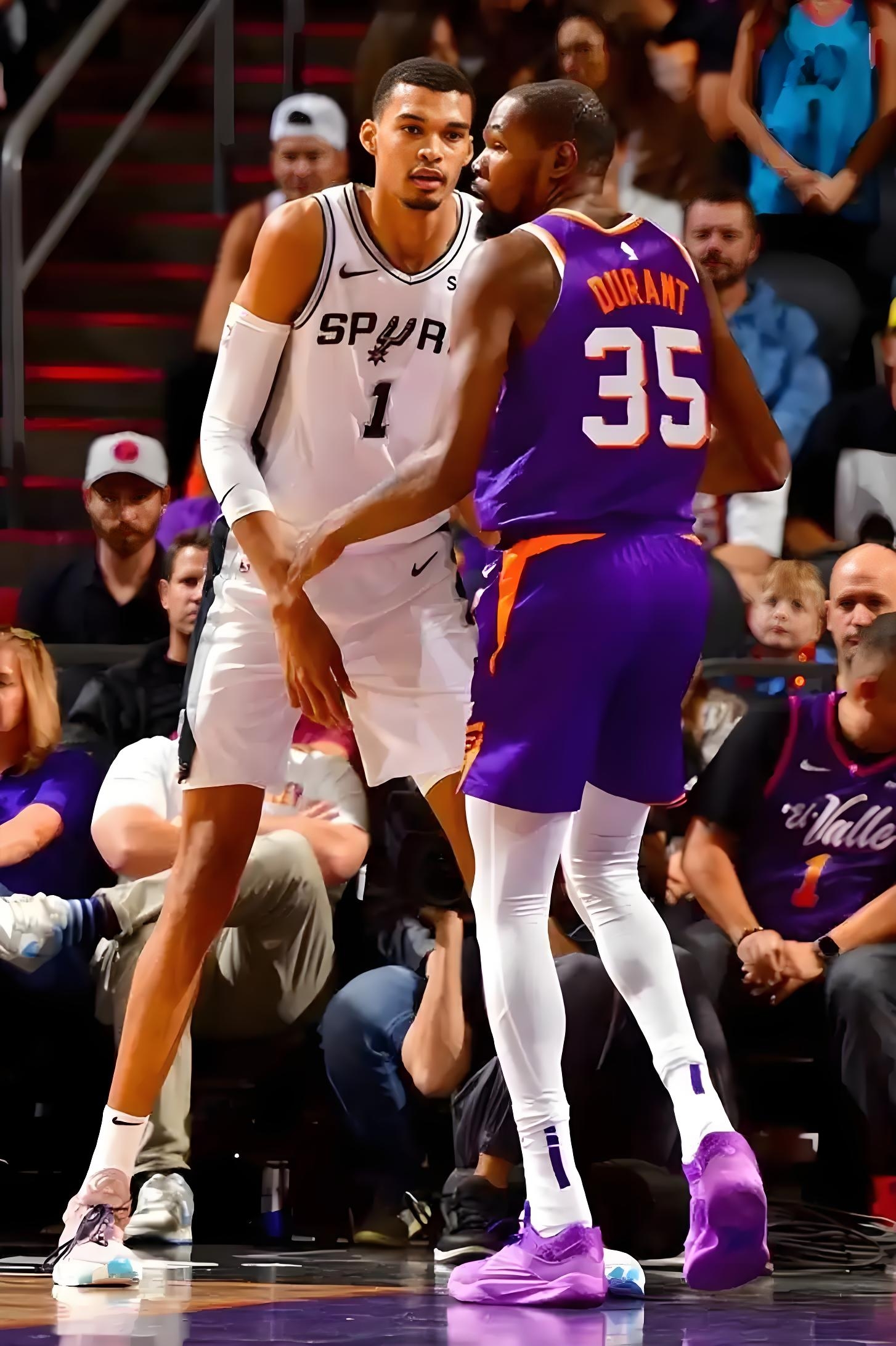 包含圣安东尼奥马刺发布备战花絮，关键时刻状态回暖，德甲任务艰巨，更衣室氛围转暖的词条